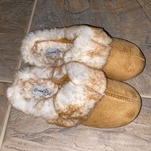 Brown “Sole Mates” Slipper Size - M7/8 (BRAND NEW)
